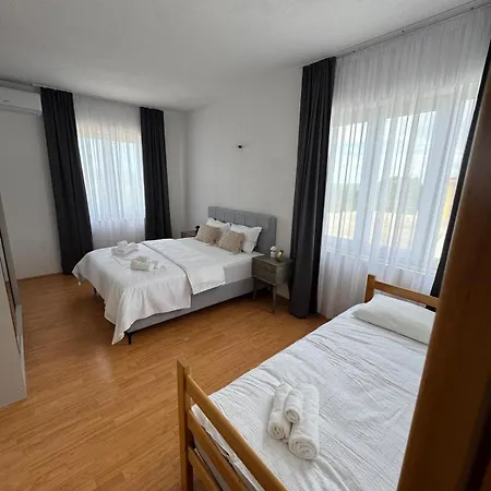 Manduric * 波素斯捷